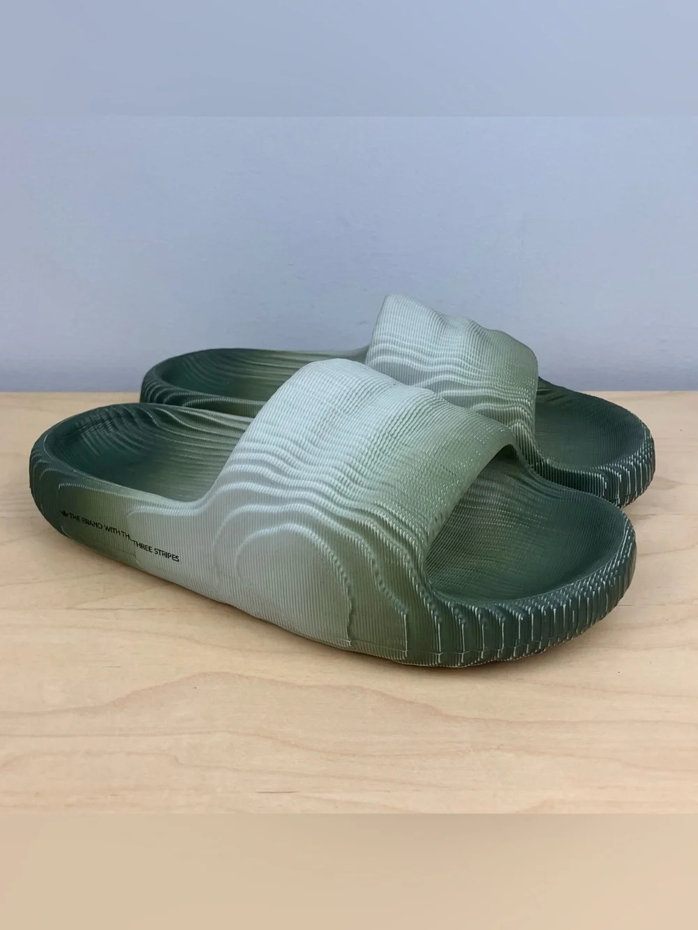 Adidas Men’s Size 7.0 (UK7) Adilette 22 Green Slide Sandals Slip On Flip Flops